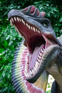 Taganrog; Rusya-08 Temmuz 2020: Geç Jurasik dönem / 156-145 milyon yıl önce. Dinopark 'ta.