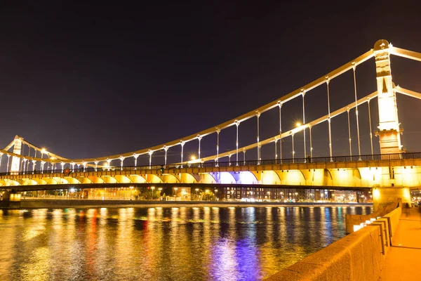 Long Beau Pont Traversant Rivière Soir Dans Les Veilleuses — Photo