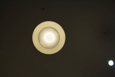 Yuvarlak lamba, kamusal aydınlatma yaratıcı. Etkin