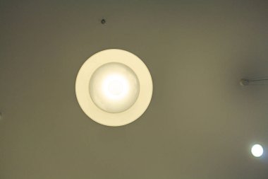 Yuvarlak lamba, kamusal aydınlatma yaratıcı. Etkin