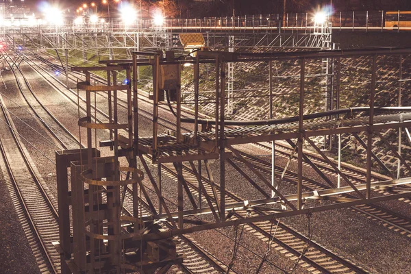 Metropoli Ferroviaria Con Infrastruttura Sviluppata Illuminazione Notturna Ora Sera — Foto Stock