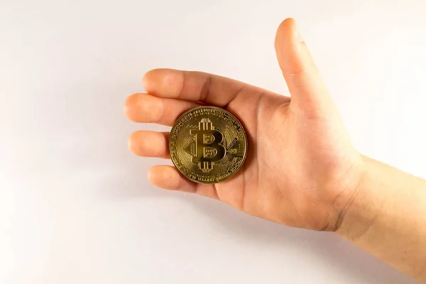 Moneta Oro Bitcoin Nelle Mani Bambino — Foto Stock