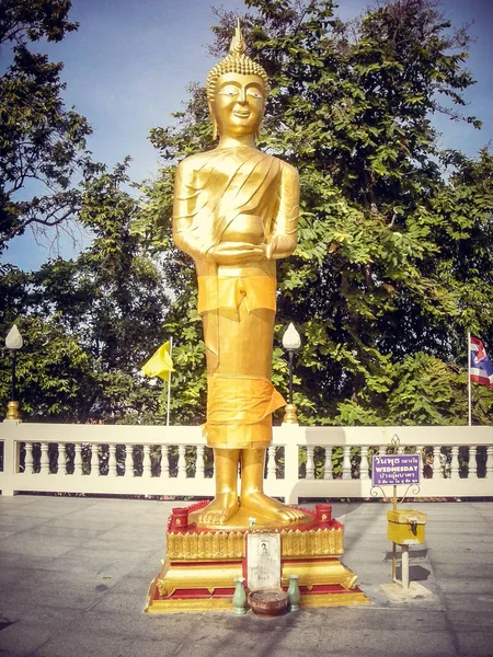 Estatua Oro Semana Culto Tailandia Turismo —  Fotos de Stock