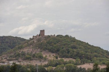 Eski şatonun manzarası