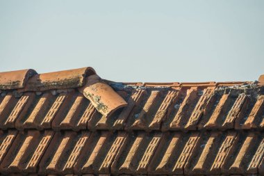 Eski, terk edilmiş ev