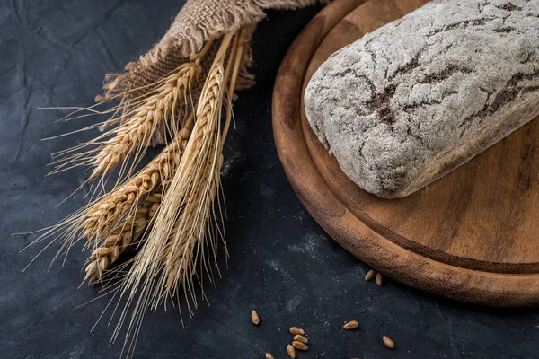 Chléb a pšenice uši — Stock fotografie