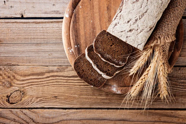 パンと小麦の耳 — ストック写真