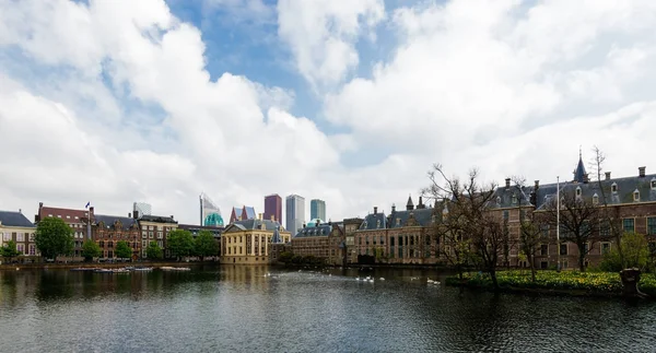 Panorama Van Het Binnenhof Parlement Met Moderne Wolkenkrabbers Den Haag — Stockfoto