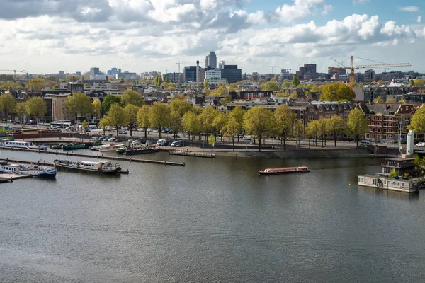 Vista Panorámica Los Canales Amsterdam Con Barcos Famosa Ciudad Turística —  Fotos de Stock