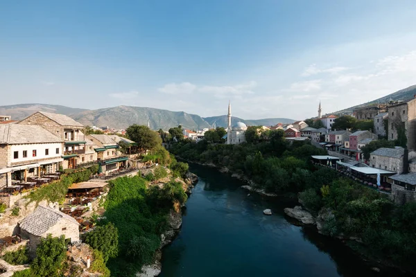  Mostar, nehir Neretva, Bosna Hersek. 