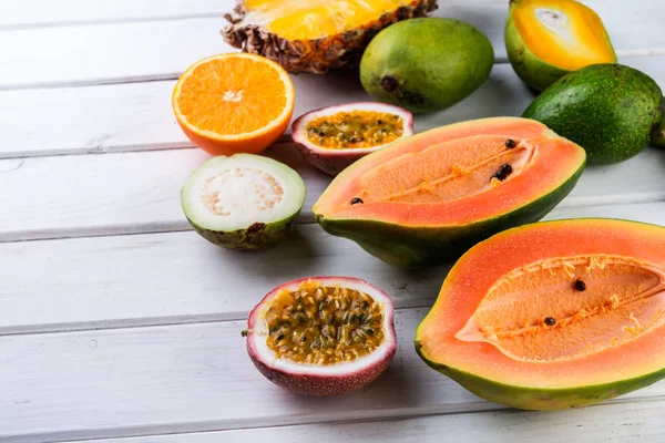 Surtido Frutas Fondo Colorido Sobre Mesa Madera Blanca —  Fotos de Stock