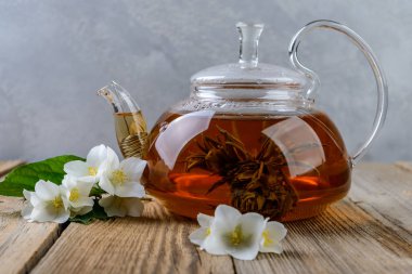 Yasemin çiçekleri ile Yasemin çayı