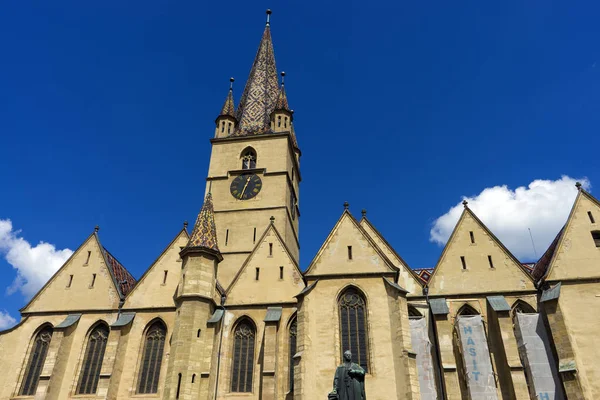 Catedral Evangélica de Santa Maria em Sibiu. Sibiu, Condado de Sibiu, Roménia . — Fotografia de Stock