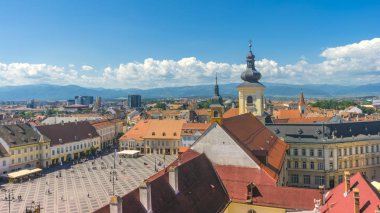 Piata Mare Büyük meydanı, Sibiu, Romanya.