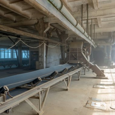 Asansördeki fotoğraf tanecikli taşıyıcı. Tarım Sanayi Arkaplanı