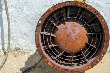 Fotoğraf metali eski paslı türbini boyadı