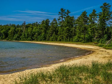 Superior gölünün kumlu plajları