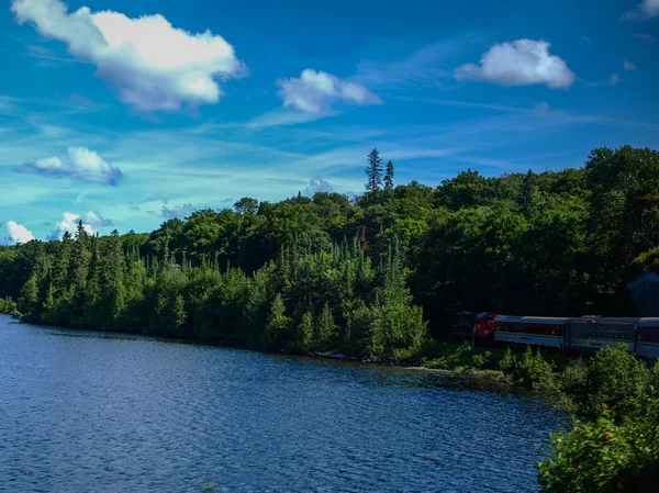 Las Vías Tren Cerca Lago Desconocido Cerca Algoma — Foto de Stock