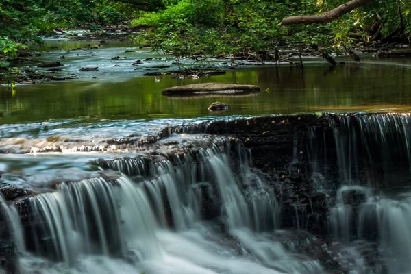 Kleine Aber Schöne Wasserfälle — Stockfoto