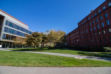 Harvard Üniversitesi içinde gelenek ve modernite, Ma