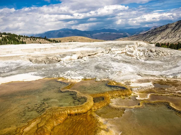 Faragott Gyönyörűen Természet Tektonikus Tevékenység Yellowstone Nemzeti Parkban Usa — Stock Fotó