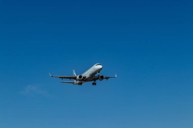 Air Canada, Pearson International Airport, Toronto yakınlarındaki göklerde jet
