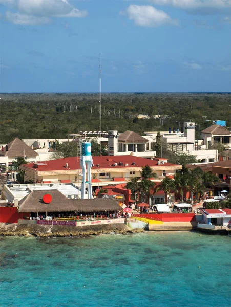 Parlak bir öğleden sonra Cozumel Port City — Stok fotoğraf