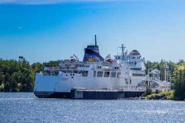 Feribot Manitoulin Adası, Huron Gölü, Bir gezi tobermory bırakır