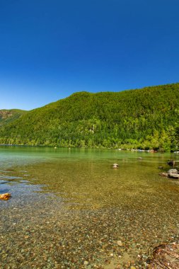 Cameron Gölü'nde kano ve yüzme, Vancouver Adası, M.Ö.