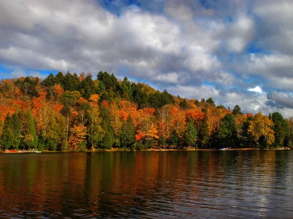 Nubes Onduladas Sobre Lago Pintoresco Parque Provincial Algonquin Canadá — Foto de Stock