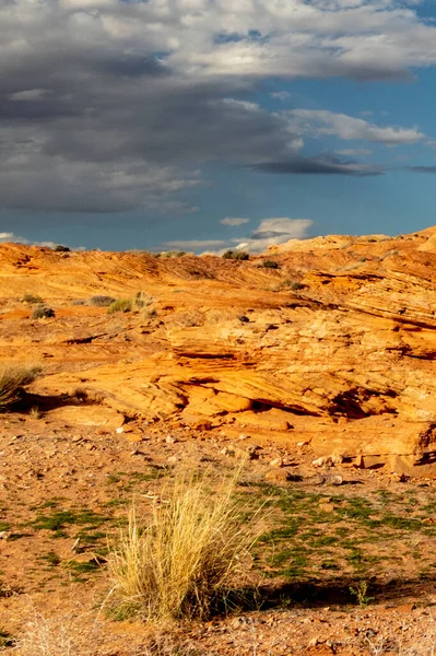 Сюрреализм Суровом Пустынном Ландшафте Сияющем Вечерним Солнцем Chains Пейдж Аризона — стоковое фото
