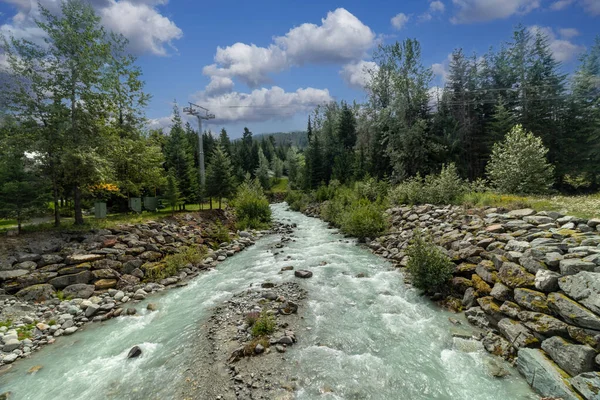 Whistler, BC, Kanada 'dan akan akıntılar