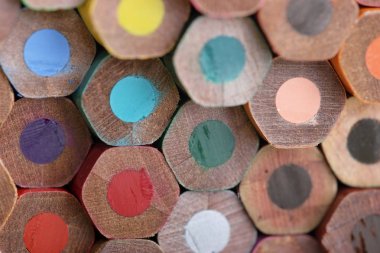 renkli kalemler, yakın çekim, eğitim kavramı topluluğu  