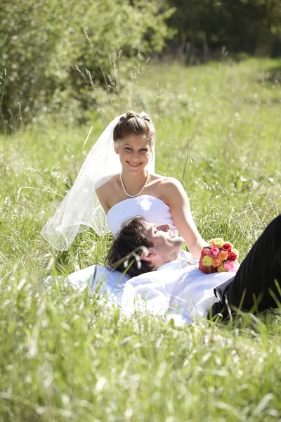 Young Beautiful Bride Groom Spending Time Nature Together — Stock Photo, Image