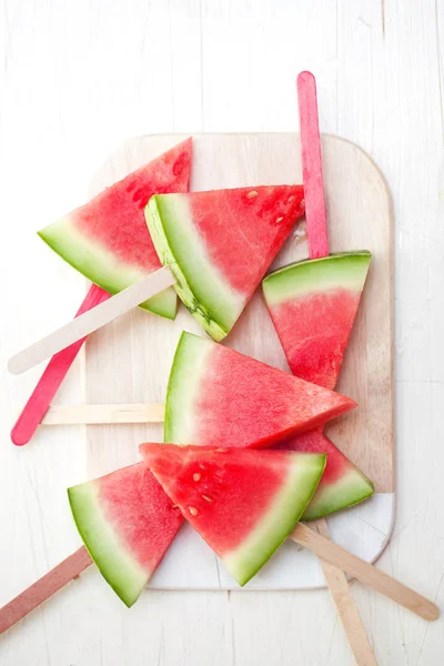 Leckere Wassermelonenscheiben Stielen Nahaufnahme — Stockfoto