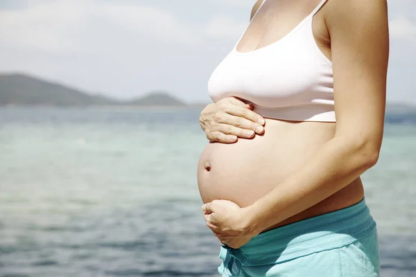 Young Pregnant Woman Cupped Her Belly Both Hands Beach Thailand — Stock Photo, Image