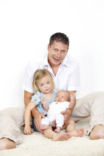 Retrato Família Pai Com Seus Filhos Branco — Fotografia de Stock