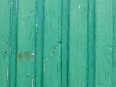 Yeşil ahşap plakalar şablonuyla marangozluk