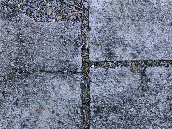 Старый Выветривающийся Серый Тротуар — стоковое фото
