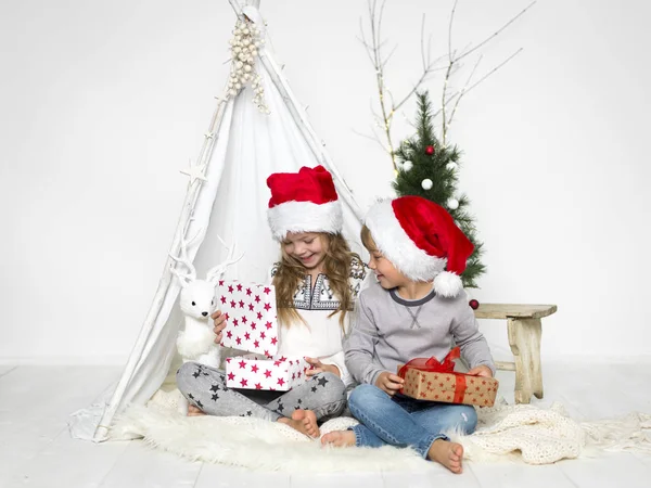 Adorable Little Kids Santa Hats Spending Time Tent Christmas Tree — Stock Photo, Image