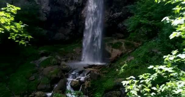 Беспилотник Пролетает Над Гигантским Водопадом Названием Водопад Вильденштайнера Австрии — стоковое видео