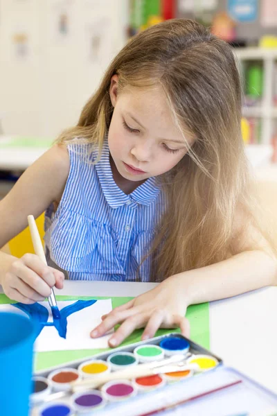 École Jolie Écolière Dessine Dans Les Leçons Peinture — Photo