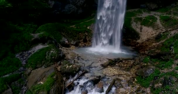 Vol Drone Dessus Une Cascade Géante Appelée Cascade Wildensteiner Autriche — Video