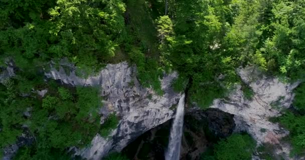 Drone Flygning Över Jätte Vattenfall Kallas Wildensteiner Vattenfall Österrike — Stockvideo