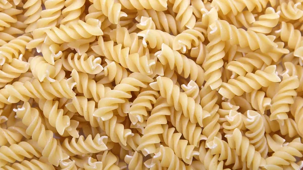 Hög Med Gul Okokt Italiensk Fusilli Pasta Närbild — Stockfoto