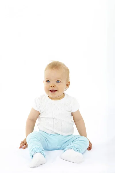 Mignon Petit Bébé Shirt Blanc Pantalon Bleu Assis Tout Posant — Photo