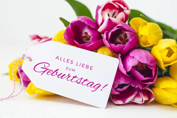 Rosa Und Gelbe Tulpen Und Papieranhänger Mit Text Alles Gute — Stockfoto