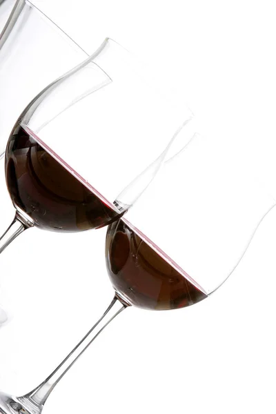 Cheio Vinhos Tintos Isolados Sobre Fundo Branco Close — Fotografia de Stock
