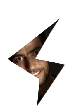 gülümseyen ve geometrik desen çerçevesi ile kamera bakıyor sakallı adam portre, yakın çekim  