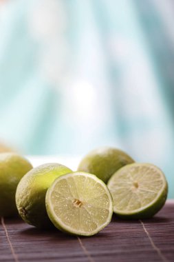 Olgun taze limes, yığını yakın çekim 